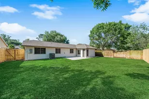 2804 Traveller Dr, League City, TX 77573 - Photo 18