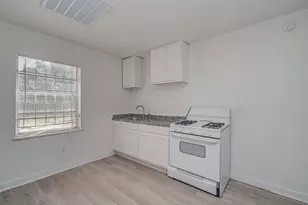 7622 Delavan Dr, Houston, TX 77028 - Photo 8