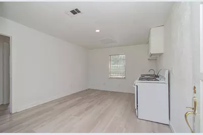 7622 Delavan Drive, Houston, TX 77028 - Photo 6