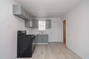 7622 Delavan Dr, Houston, TX 77028 - Photo 24