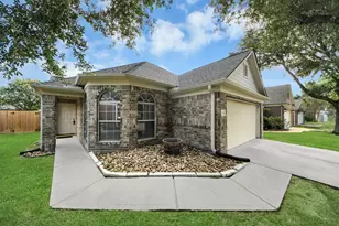 18318 Grove Brook Ln, Cypress, TX 77429 - Photo 2