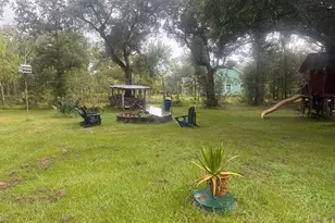 20702 Live Oak Dr, Damon, TX 77430 - Photo 16
