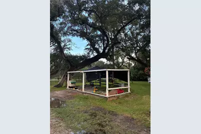 20702 Live Oak Dr, Damon, TX 77430 - Photo 10