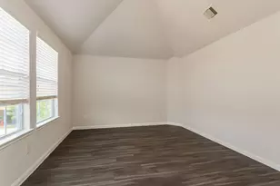 2438 Gibbs Bend Ct, Houston, TX 77073 - Photo 12