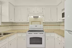 2003 Kingsway Dr, League City, TX 77573 - Photo 18