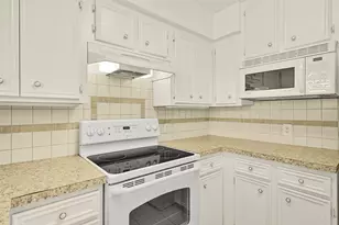 2003 Kingsway Dr, League City, TX 77573 - Photo 16