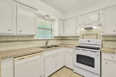 2003 Kingsway Drive, League City, TX 77573 - Photo 16