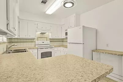 2003 Kingsway Drive, League City, TX 77573 - Photo 12