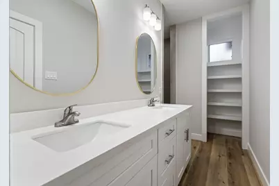 404 Forest Hill Boulevard #A, Houston, TX 77011 - Photo 4