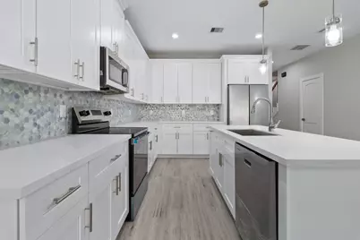 404 Forest Hill Boulevard #A, Houston, TX 77011 - Photo 10