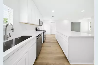 7954 Glen Vista Street, Houston, TX 77061 - Photo 6