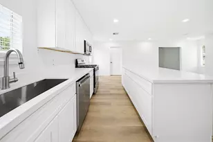 7954 Glenvista St, Houston, TX 77061 - Photo 6