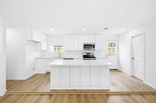 7954 Glenvista St, Houston, TX 77061 - Photo 4