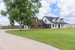 863 Bunkhouse Trail, Angleton, TX 77515 - Photo 36