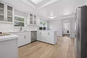 10118 Briar Forest Dr, Houston, TX 77042 - Photo 16