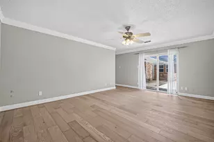 10118 Briar Forest Dr, Houston, TX 77042 - Photo 34