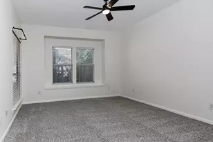 35 S Avonlea Cir, The Woodlands, TX 77382 - Photo 12