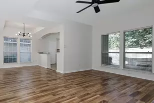 35 S Avonlea Cir, The Woodlands, TX 77382 - Photo 6