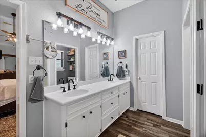 608 Lone Star Trail, Angleton, TX 77515 - Photo 16