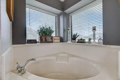 608 Lone Star Trail, Angleton, TX 77515 - Photo 18