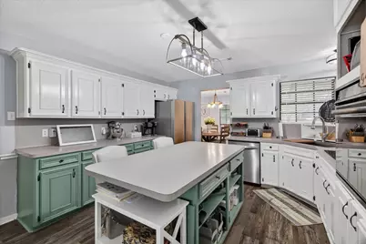 608 Lone Star Trail, Angleton, TX 77515 - Photo 8