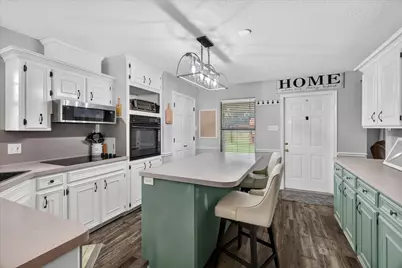 608 Lone Star Trail, Angleton, TX 77515 - Photo 6