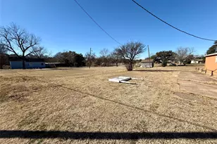221 Williams St, Marlin, TX 76661 - Photo 2