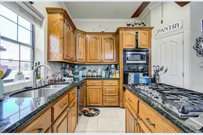 101 Pintail Drive, Clute, TX 77531 - Photo 4