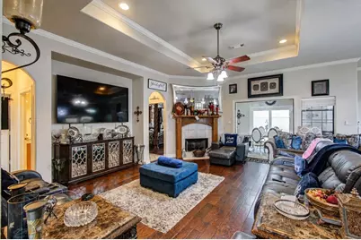 101 Pintail Drive, Clute, TX 77531 - Photo 2