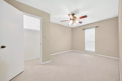 10712 Briar Forest Drive, Houston, TX 77042 - Photo 32