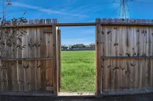 10011 Berry Limb Dr, Houston, TX 77099 - Photo 30