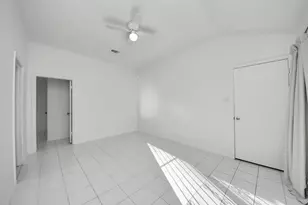 10011 Berry Limb Dr, Houston, TX 77099 - Photo 18