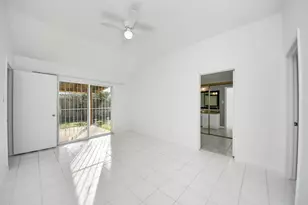 10011 Berry Limb Dr, Houston, TX 77099 - Photo 24