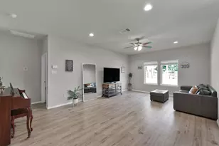 2254 Strong Horse Dr, Conroe, TX 77301 - Photo 6