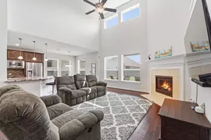 2514 Deerwood Heights Ln, Manvel, TX 77578 - Photo 2