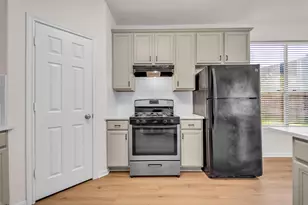 15603 Mustang Island Dr, Sugar Land, TX 77498 - Photo 12