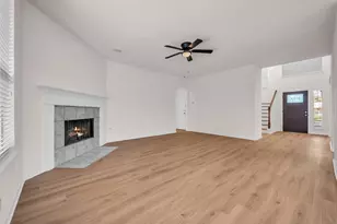 15603 Mustang Island Dr, Sugar Land, TX 77498 - Photo 10