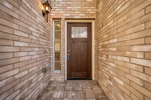 15603 Mustang Island Dr, Sugar Land, TX 77498 - Photo 4