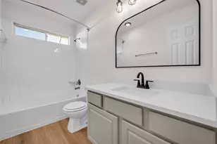 15603 Mustang Island Dr, Sugar Land, TX 77498 - Photo 30