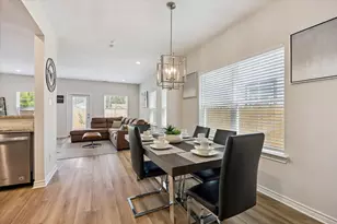 7134 Eastwood St, Houston, TX 77021 - Photo 2