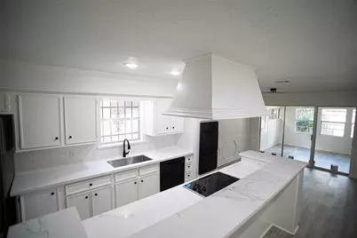 10710 Sandy Shoals Drive, Houston, TX 77071 - Photo 8