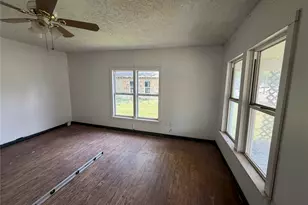 509 Saunders St, Gatesville, TX 76528 - Photo 6