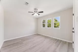 813 W Galveston St, League City, TX 77573 - Photo 24