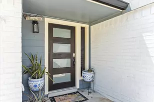 813 W Galveston St, League City, TX 77573 - Photo 4