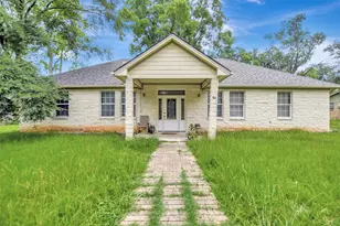 306 Heath Ave, Madisonville, TX 77864 - Photo 4