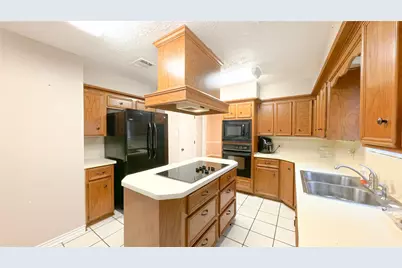 14615 Oak Bluff Court, Houston, TX 77070 - Photo 10