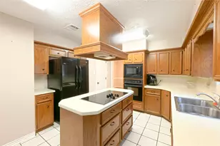 14615 Oak Bluff Ct, Houston, TX 77070 - Photo 10