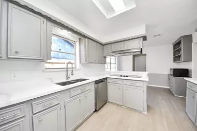 6222 Vickijohn Drive, Houston, TX 77096 - Photo 14