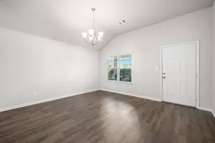 14353 S Summerchase Cir, Willis, TX 77318 - Photo 4