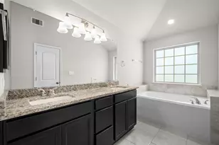 14353 S Summerchase Cir, Willis, TX 77318 - Photo 12